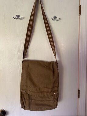 District Threads Canvas Messenger Bag in Olive Green